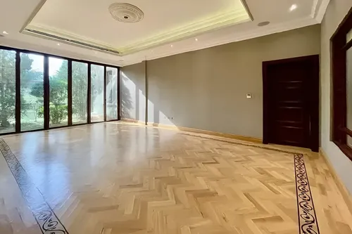 6 Bedrooms Villa in Sector HT
