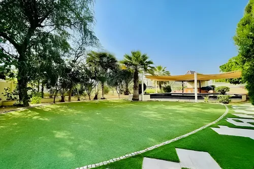 6 Bedrooms Villa in Sector HT