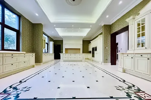6 Bedrooms Villa in Sector HT