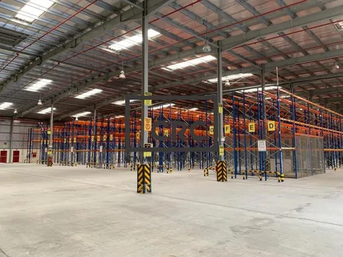 Best Priced | Logistics Warehouse | with Racking
