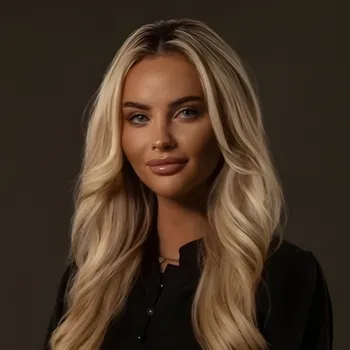 Laur Jade Holtby